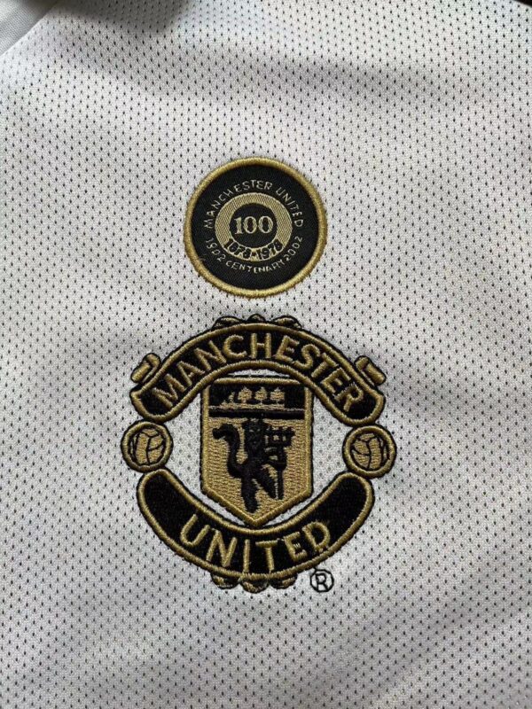 RETRO MANCHESTER UNITED 2001
(100 YEARS SPECIAL JERSEY) - Image 3