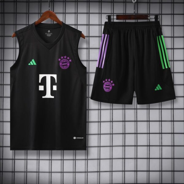 FC BAYERN MUNCHEN BLACK(SLEEVELESS TRAINING SET )