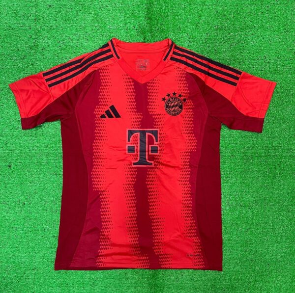 FC BAYERN HOME 24/25
(FAN VERSION)