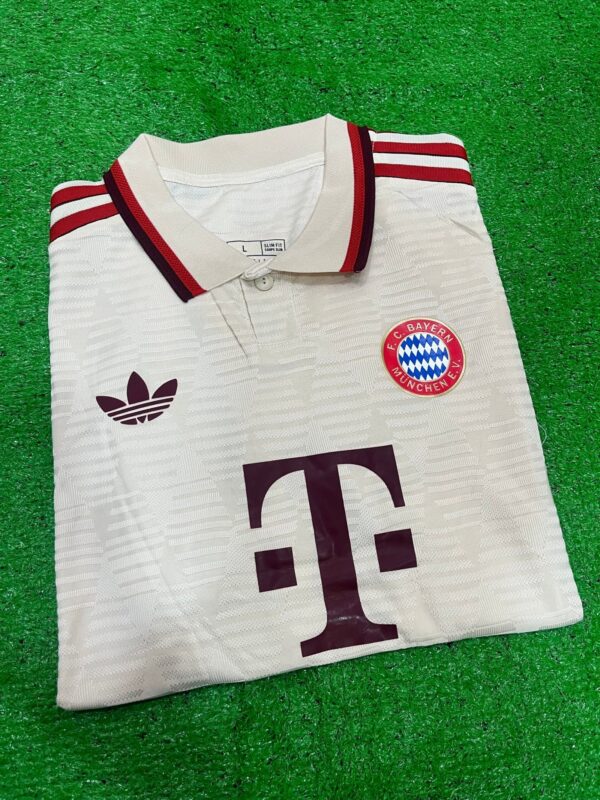 BAYERN MUNCHEN THIRD 24/25
(PLAYER VERSION) - Image 2