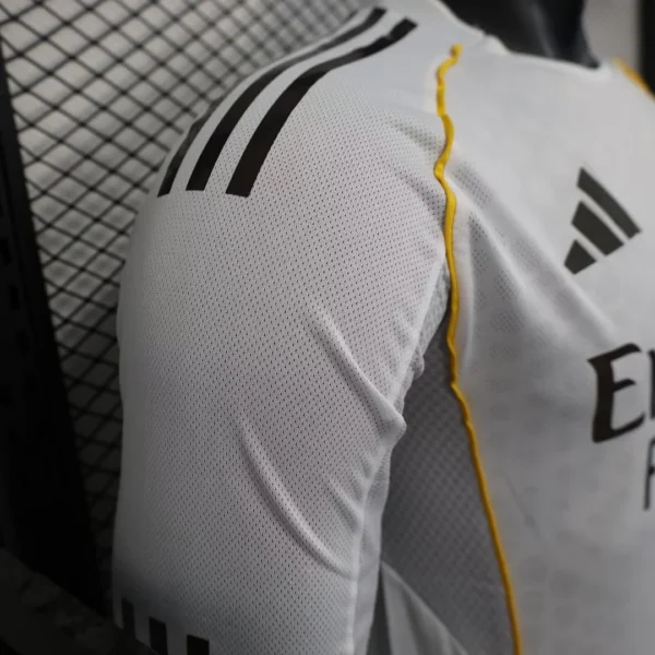 2025-2026 Long Sleeve  Player Version Real Madrid HomeFootball Jersey - Image 3