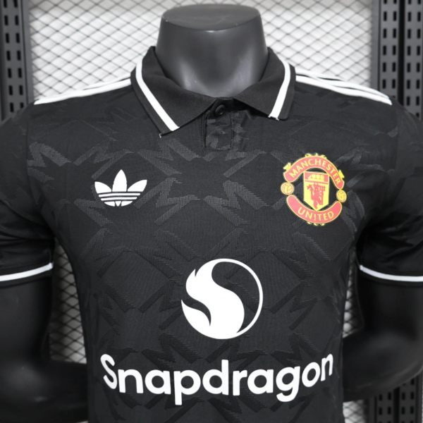2025-2026 Player Version Manchester United Co branded Football Jersey - Image 3