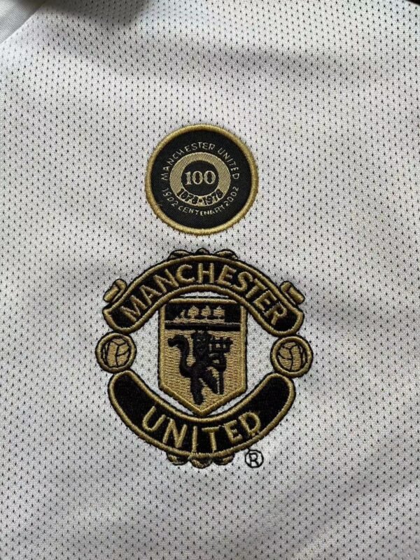 RETRO MANCHESTER UNITED 2001(100 YEARS SPECIAL JERSEY) - Image 3